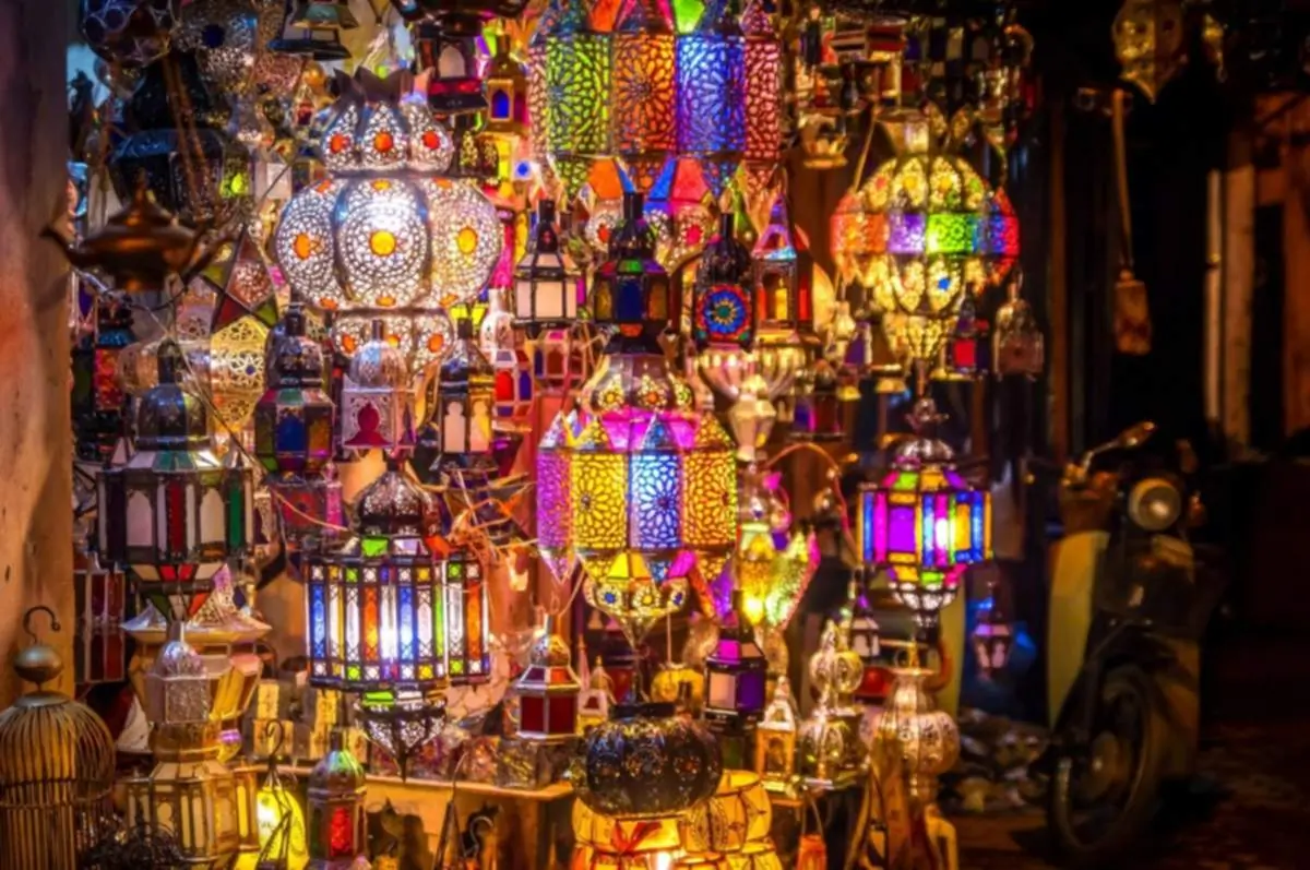 Händler im Souk von Marrakesch - Kommunikation auf dem Markt