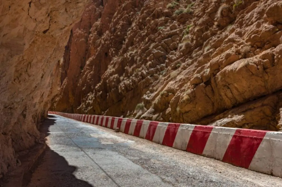 Serpentinenstraße durch die Dadès-Schlucht